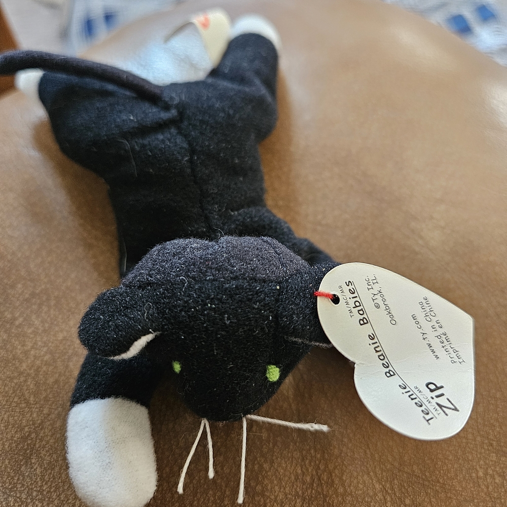 Ty Zup The Black and White Cat Plush Toy. Zip. 1993. Bean Bag. Teenie Beanie.